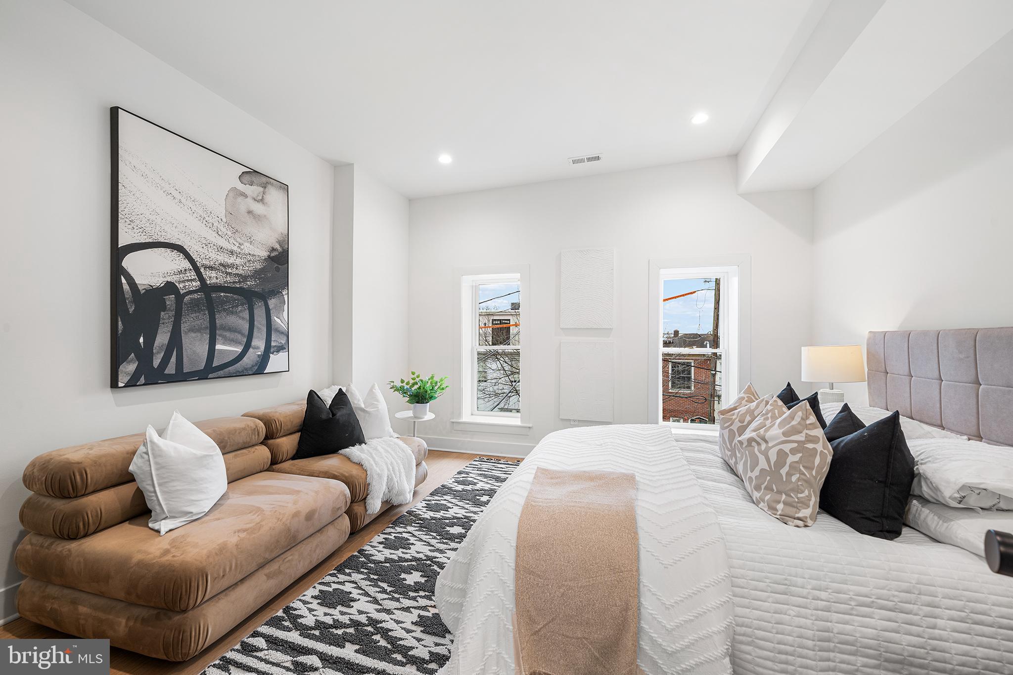 CHESTNUT HILL - Residential