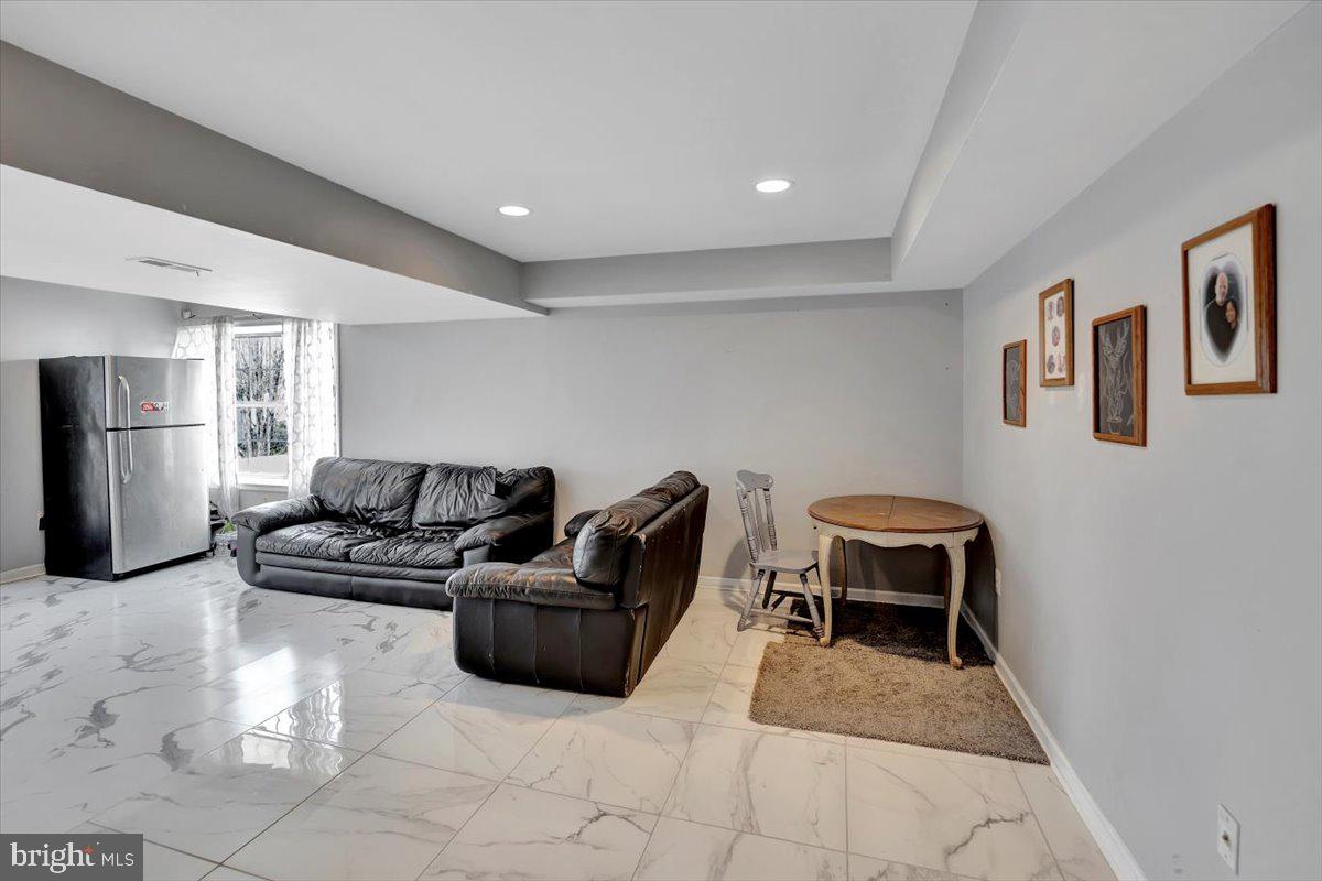 PERRY HALL - Residential