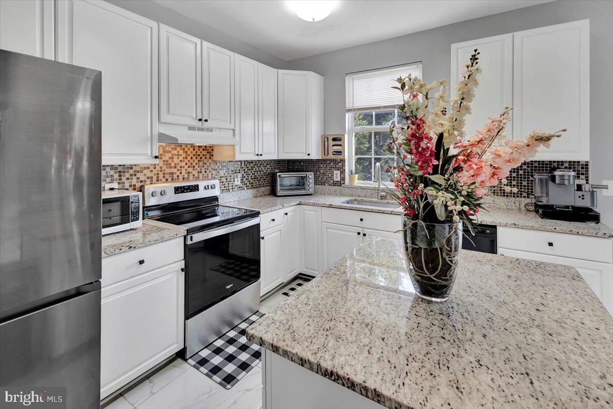 PERRY HALL - Residential