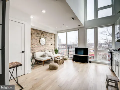 MLS: DCDC2259914