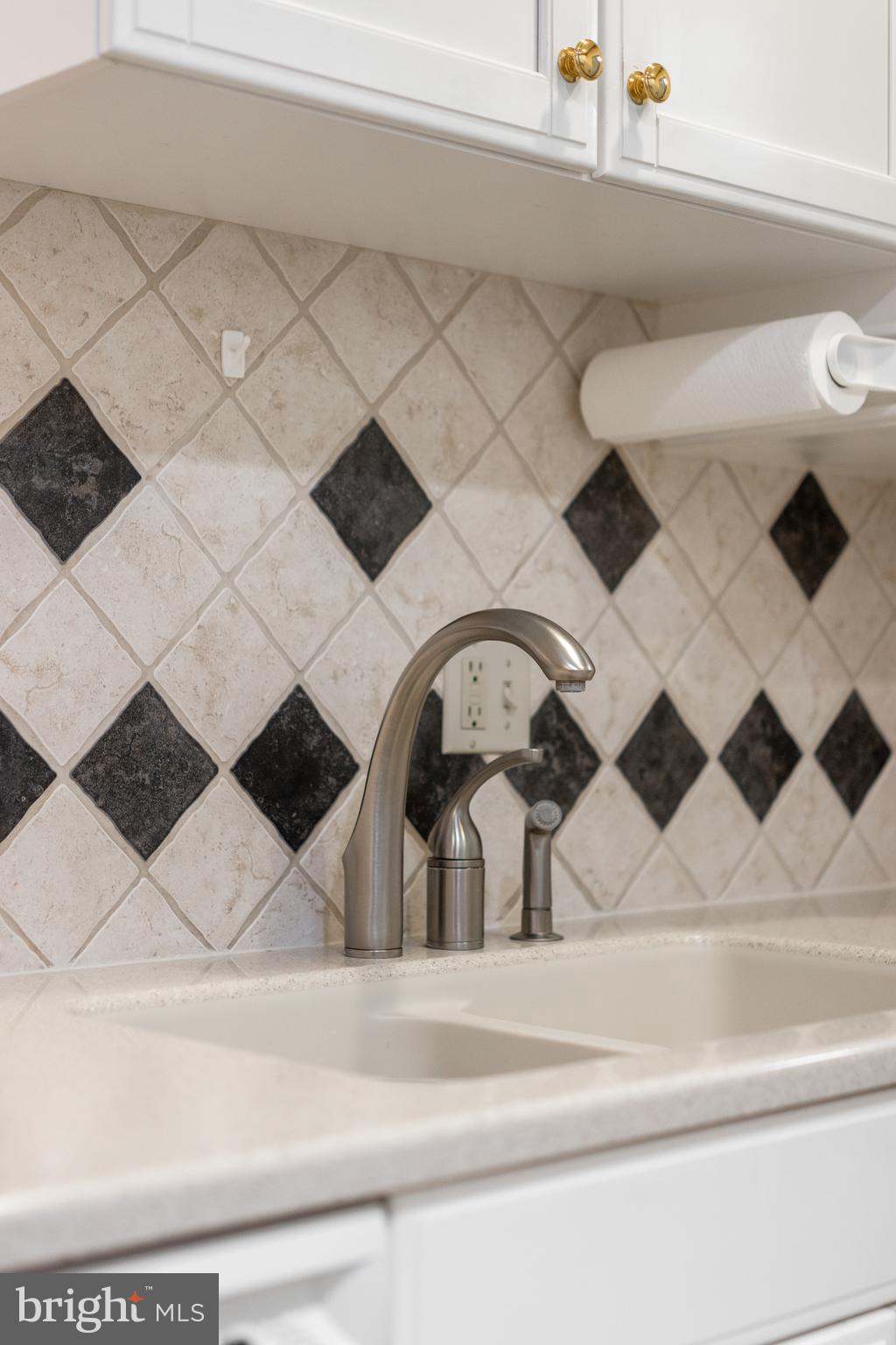 THOROUGHBRED CROSSING - Residential