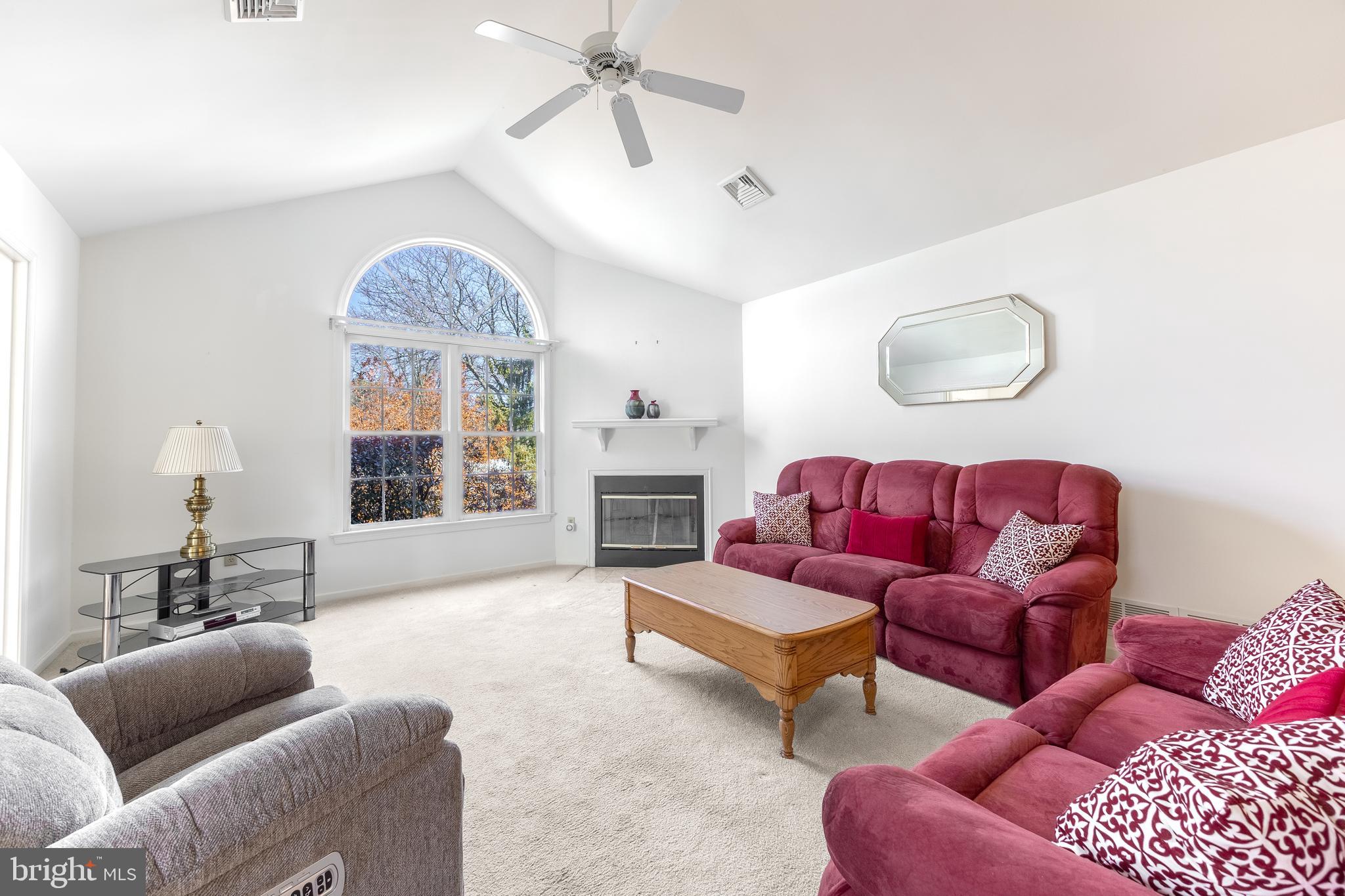 THOROUGHBRED CROSSING - Residential