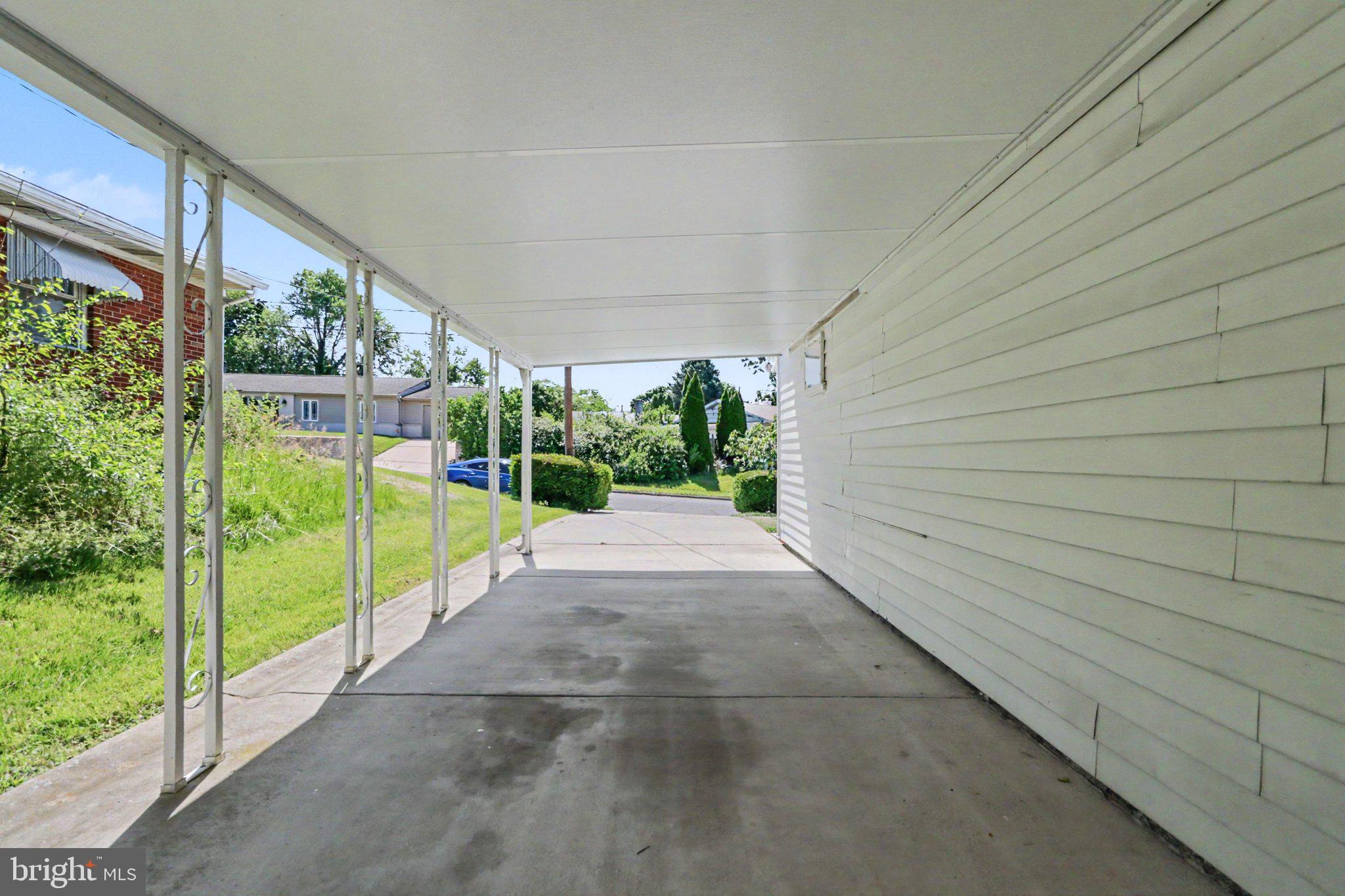 1024 BUTTONWOOD DRIVE