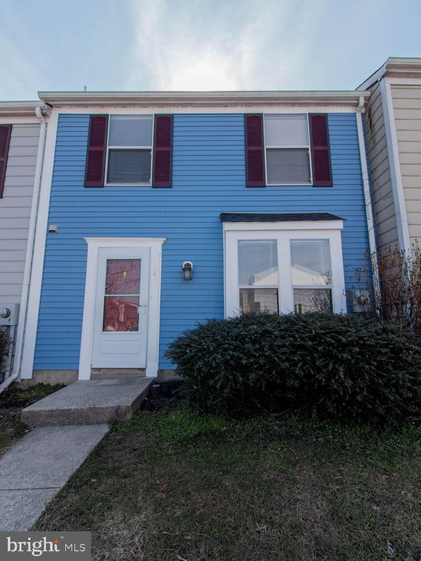 Move - In Ready! This spacious townhome is within minutes to 1-270 and features eat-in kitchen with stainless steel appliances with connecting fenced in back yard. Half-bath & Washer/ Dryer on the main level. Assigned parking in front. Convenient to shopping, restaurants and more. Pets allowed case-by-case. All adults must apply and tenant responsible for all utilities. Follow the link to apply http://apply.link/3w8YRdE