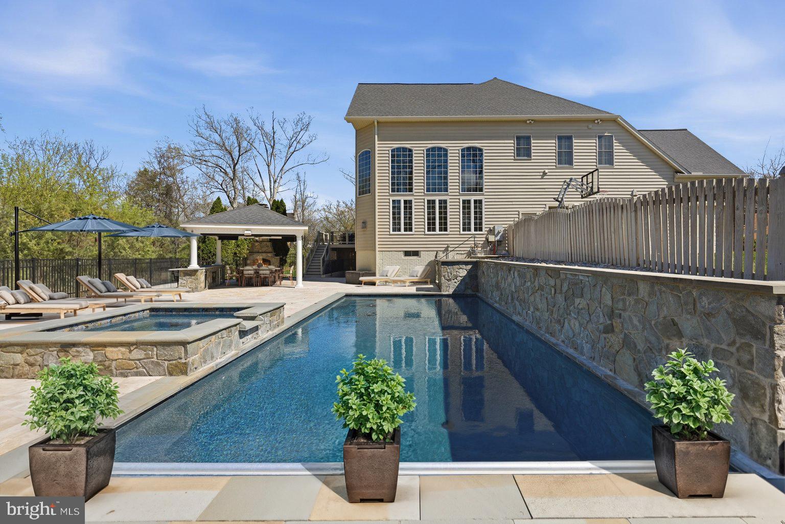 POLAND - Residential