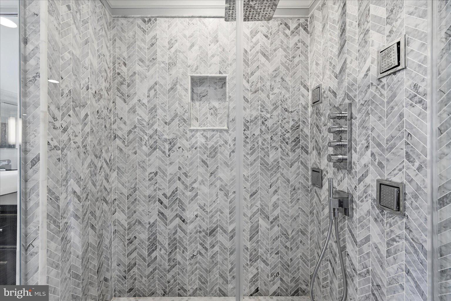 POLAND - Residential