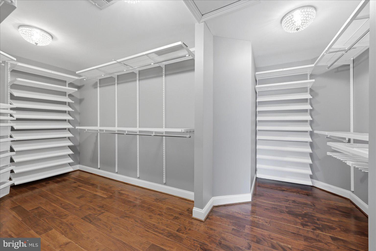 POLAND - Residential