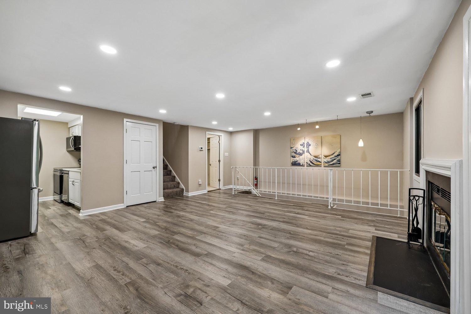 9753 HELLINGLY PLACE 19