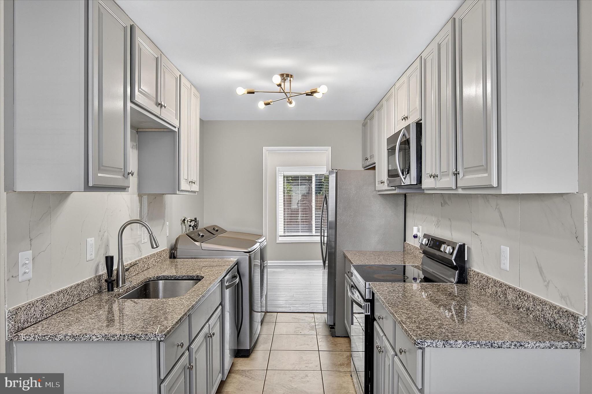 CRESTVIEW MEADOWS - Residential