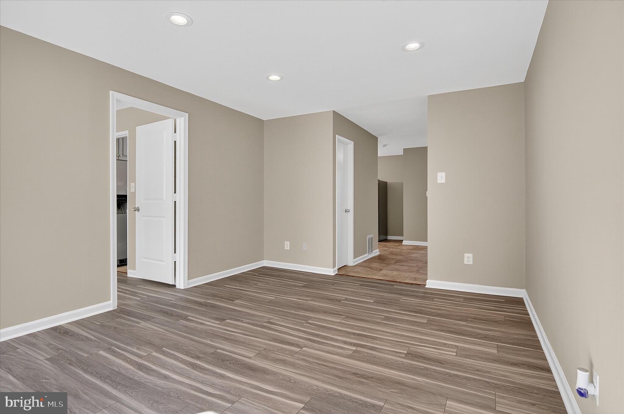 CRESTVIEW MEADOWS - Residential