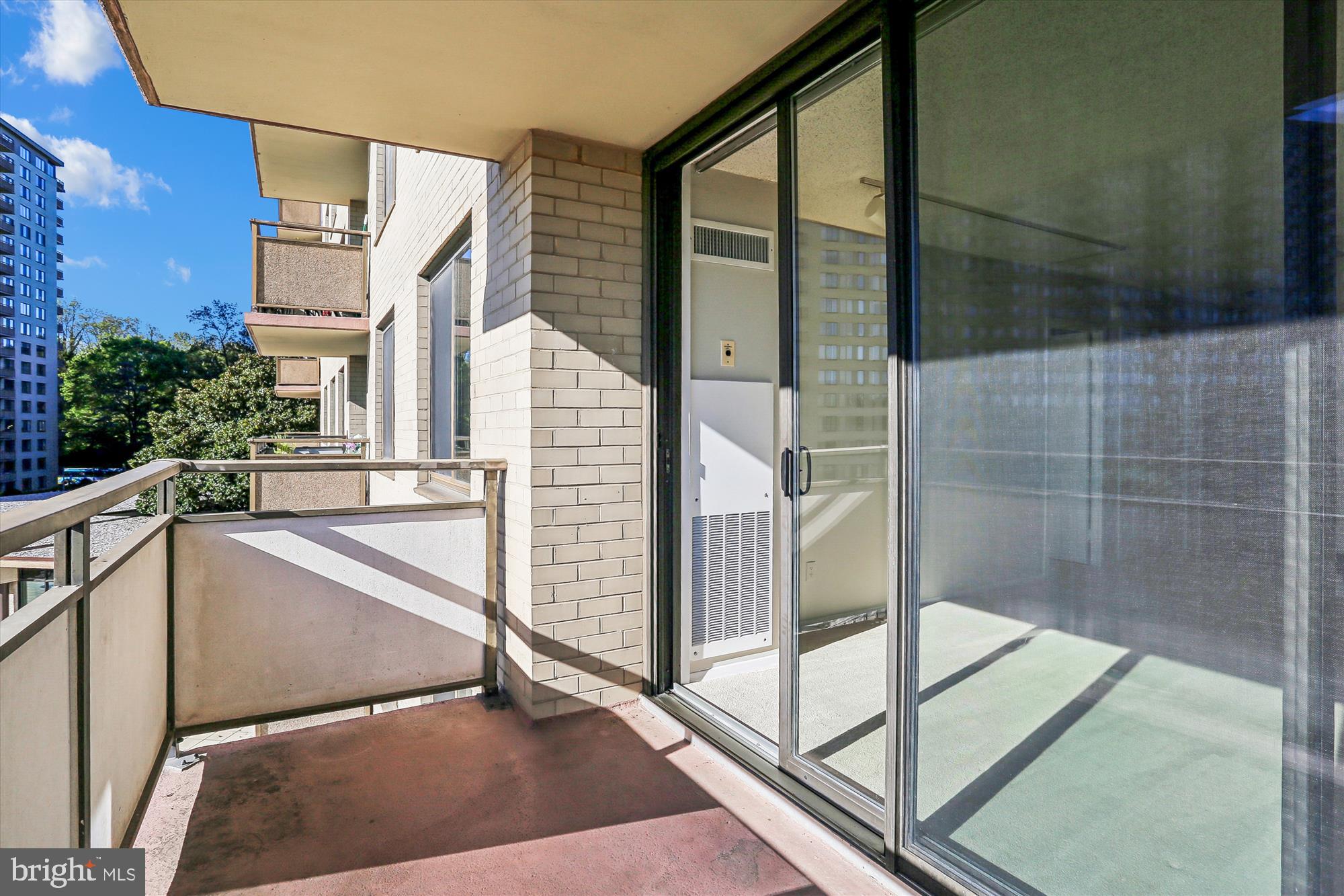 POOKS HILL - Residential