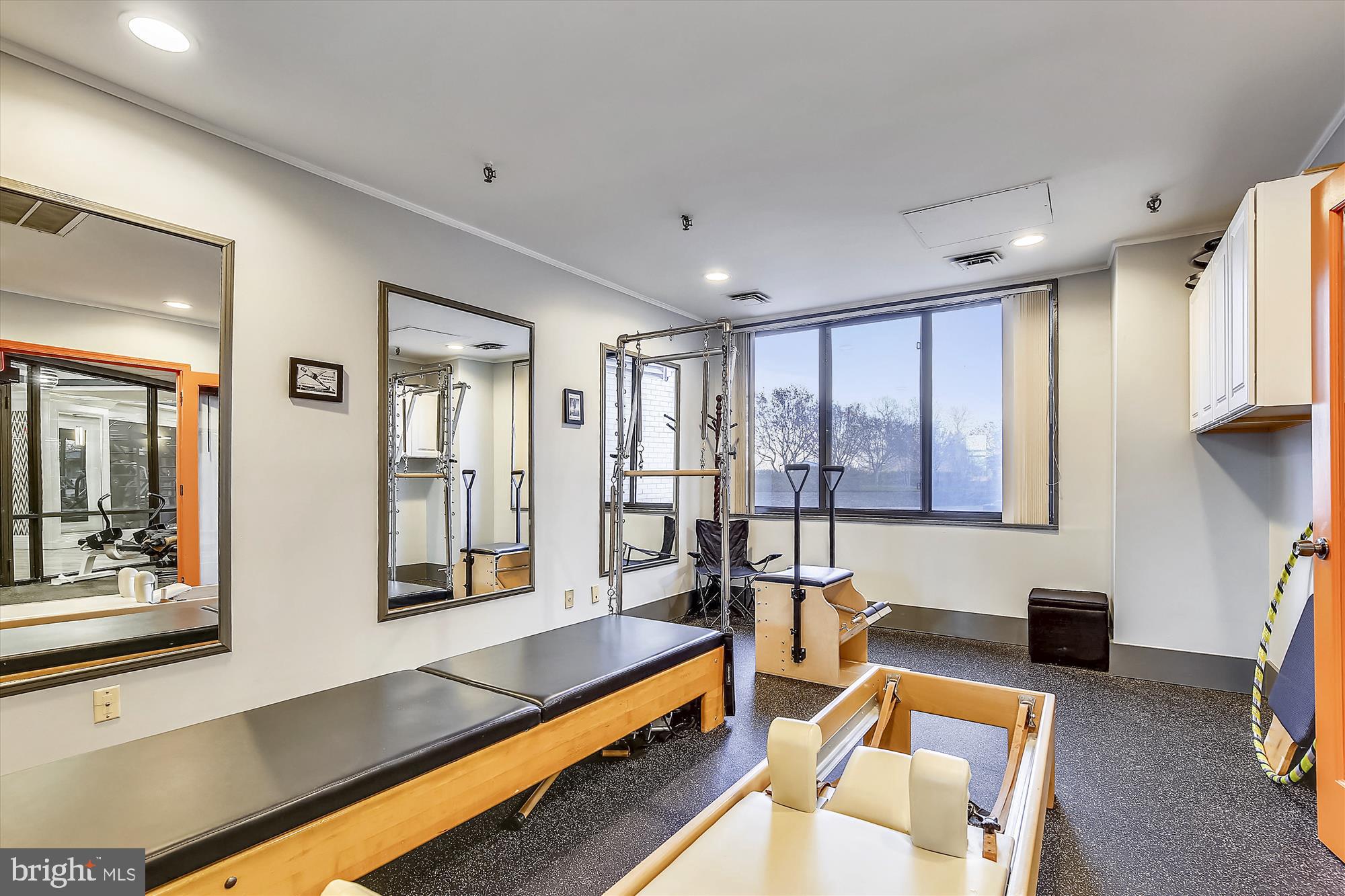 POOKS HILL - Residential