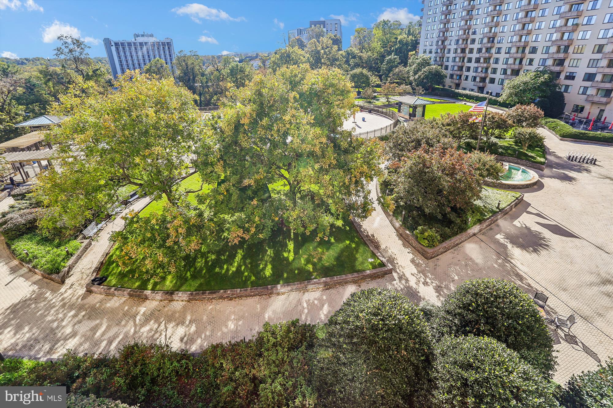 POOKS HILL - Residential