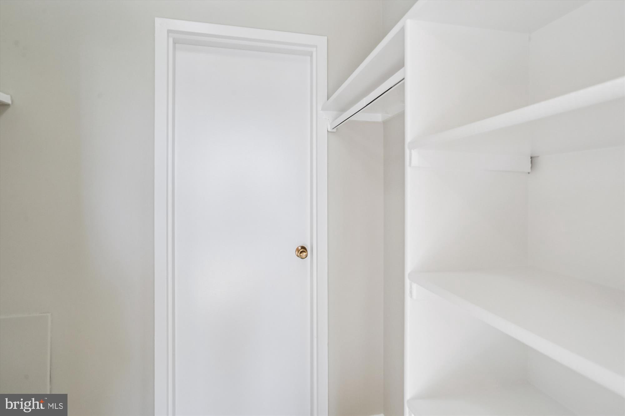 POOKS HILL - Residential