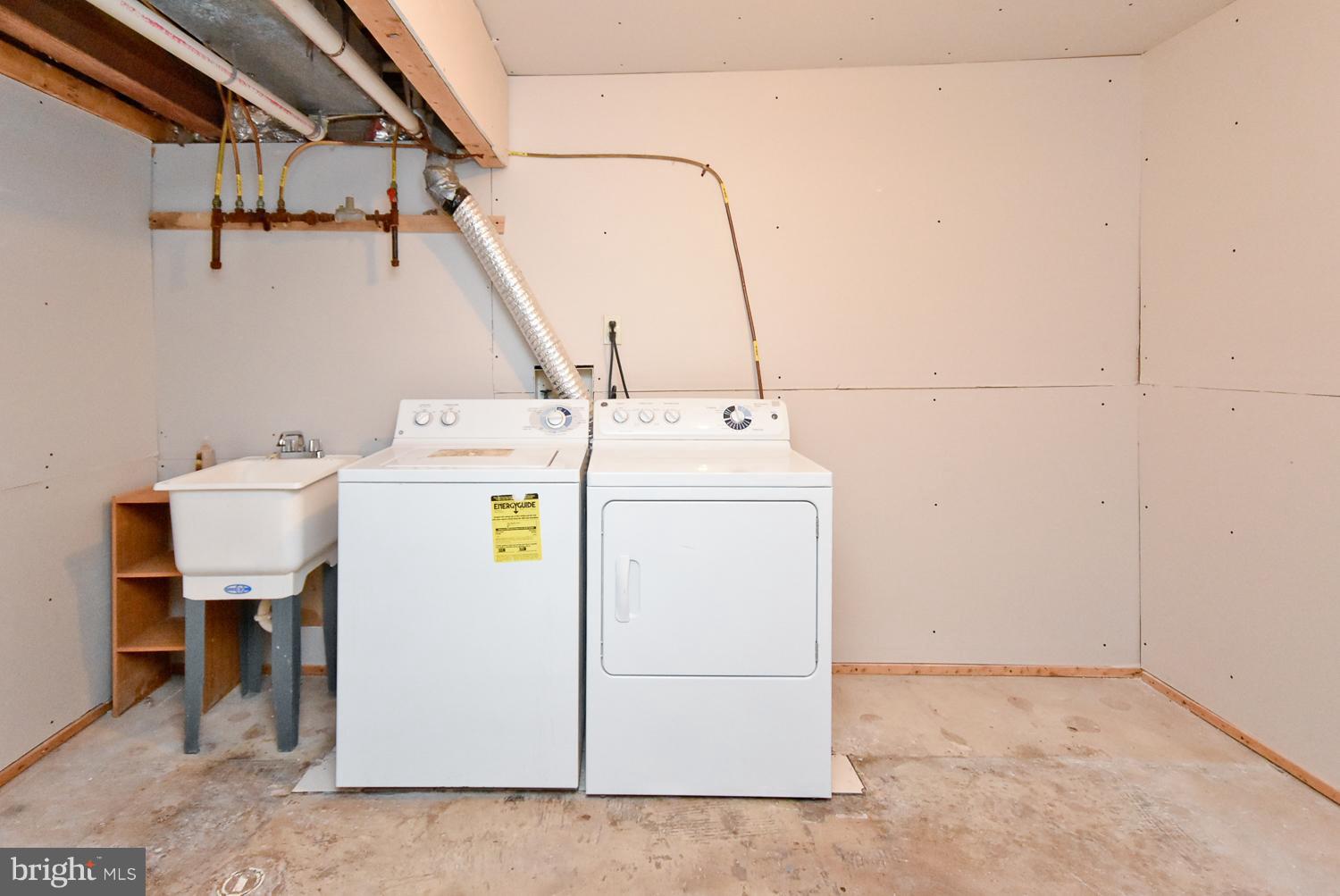 SPRINGFIELD OAKS - Residential