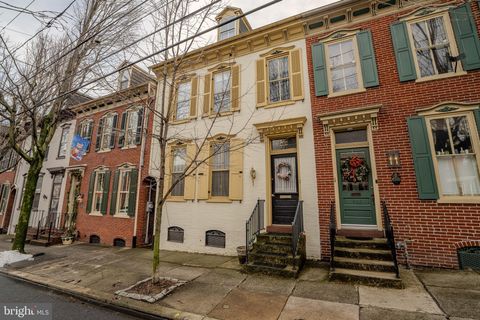 Photo of 420 W Walnut Street, Lancaster, PA 17603 (MLS # PALA2046234)