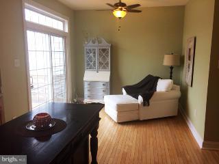 NORBECK GROVE - Residential