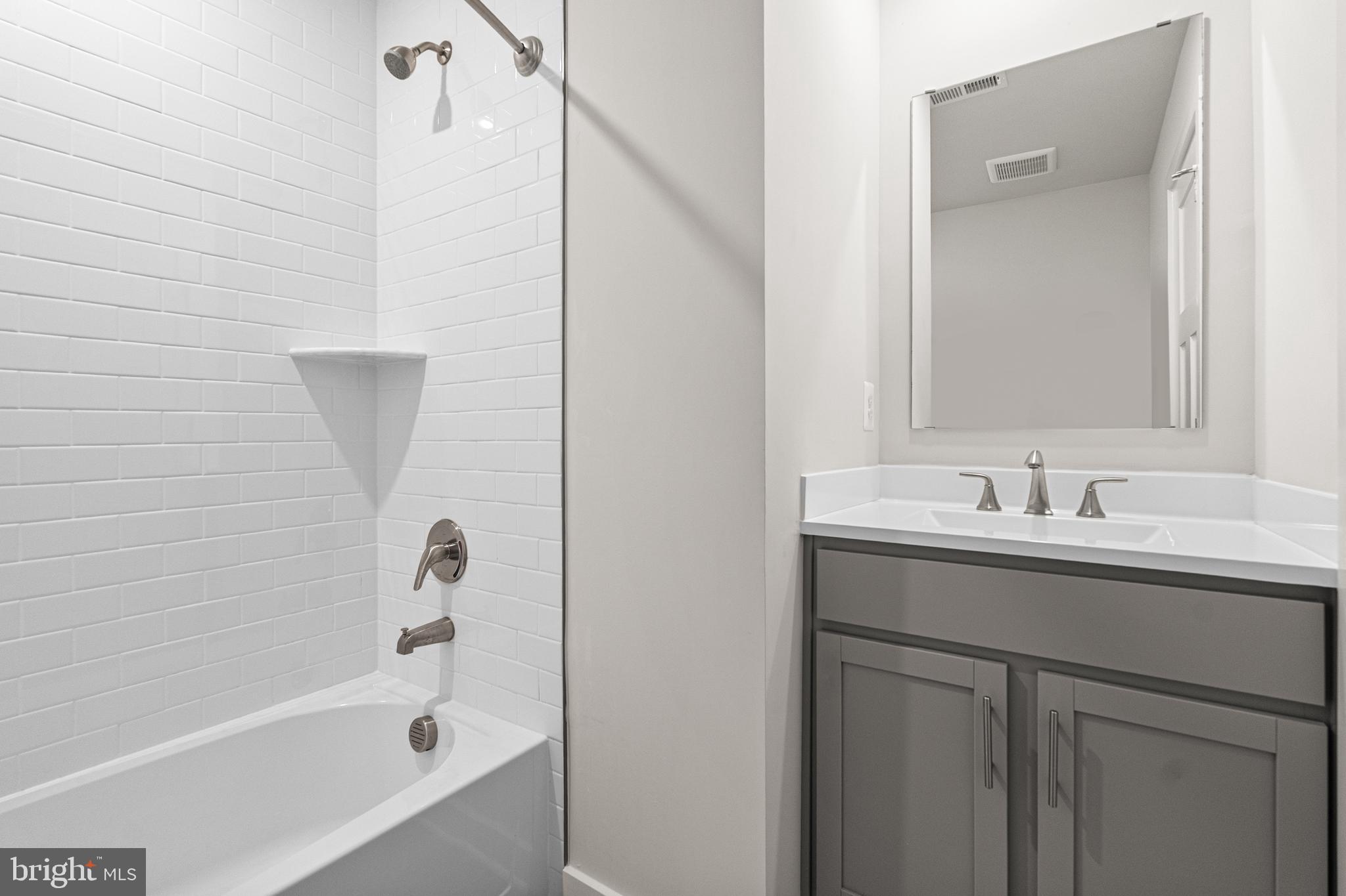 HUNTWELL WEST - Residential