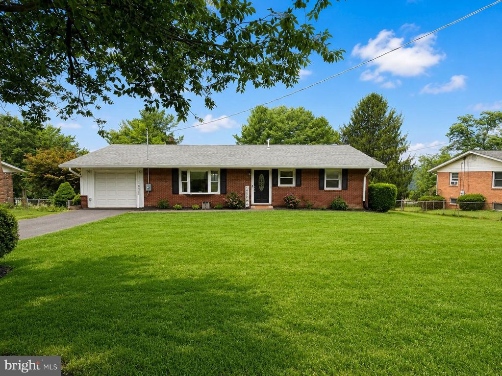 Photo of 10325 Old Annapolis Road, WALKERSVILLE, MD 21793 (MLS # MDFR2085760)