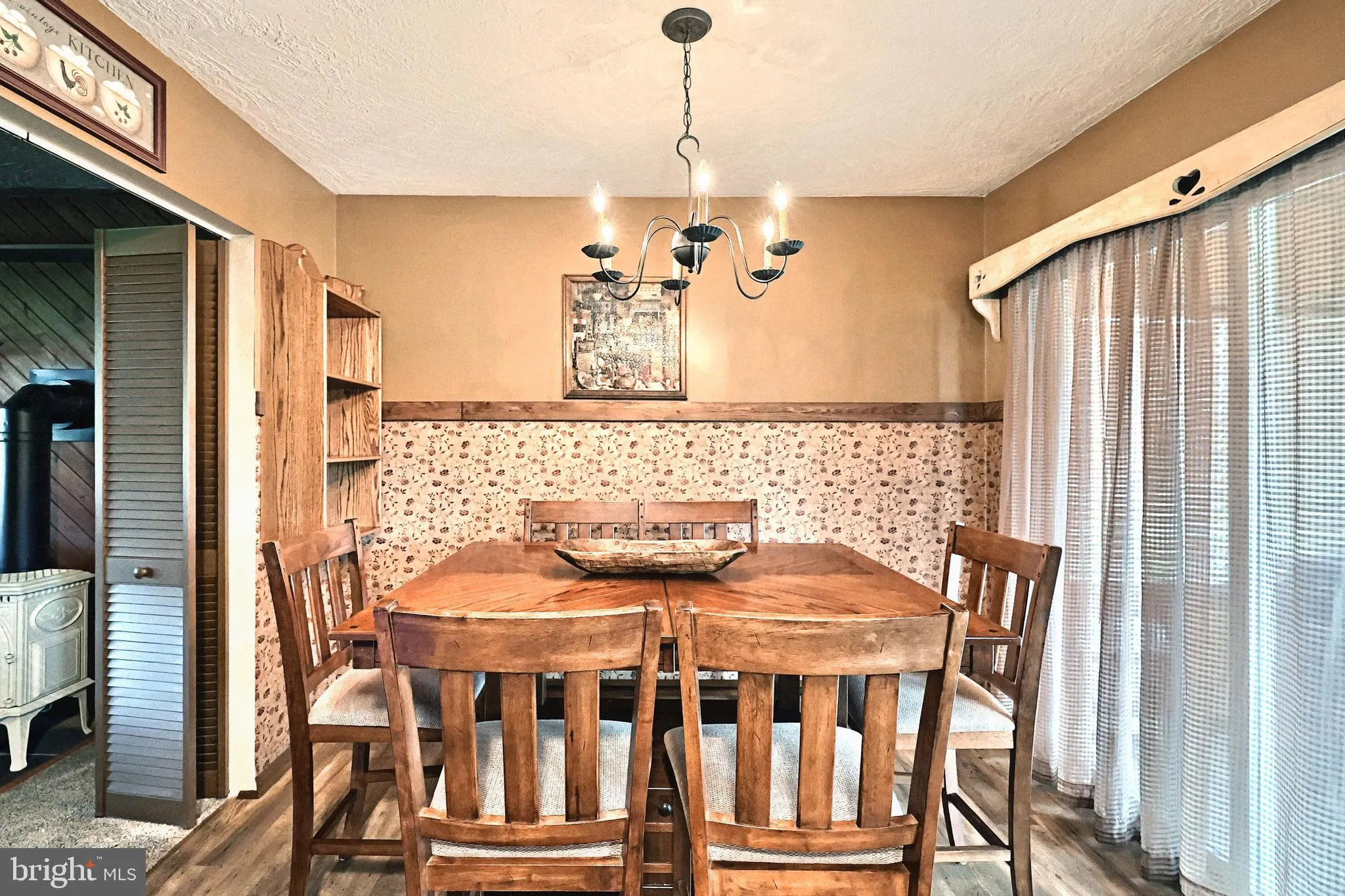 New Oxford, Pennsylvania 17350, United States, 3 Bedrooms Bedrooms, ,1 BathroomBathrooms,Residential,Pending,104545