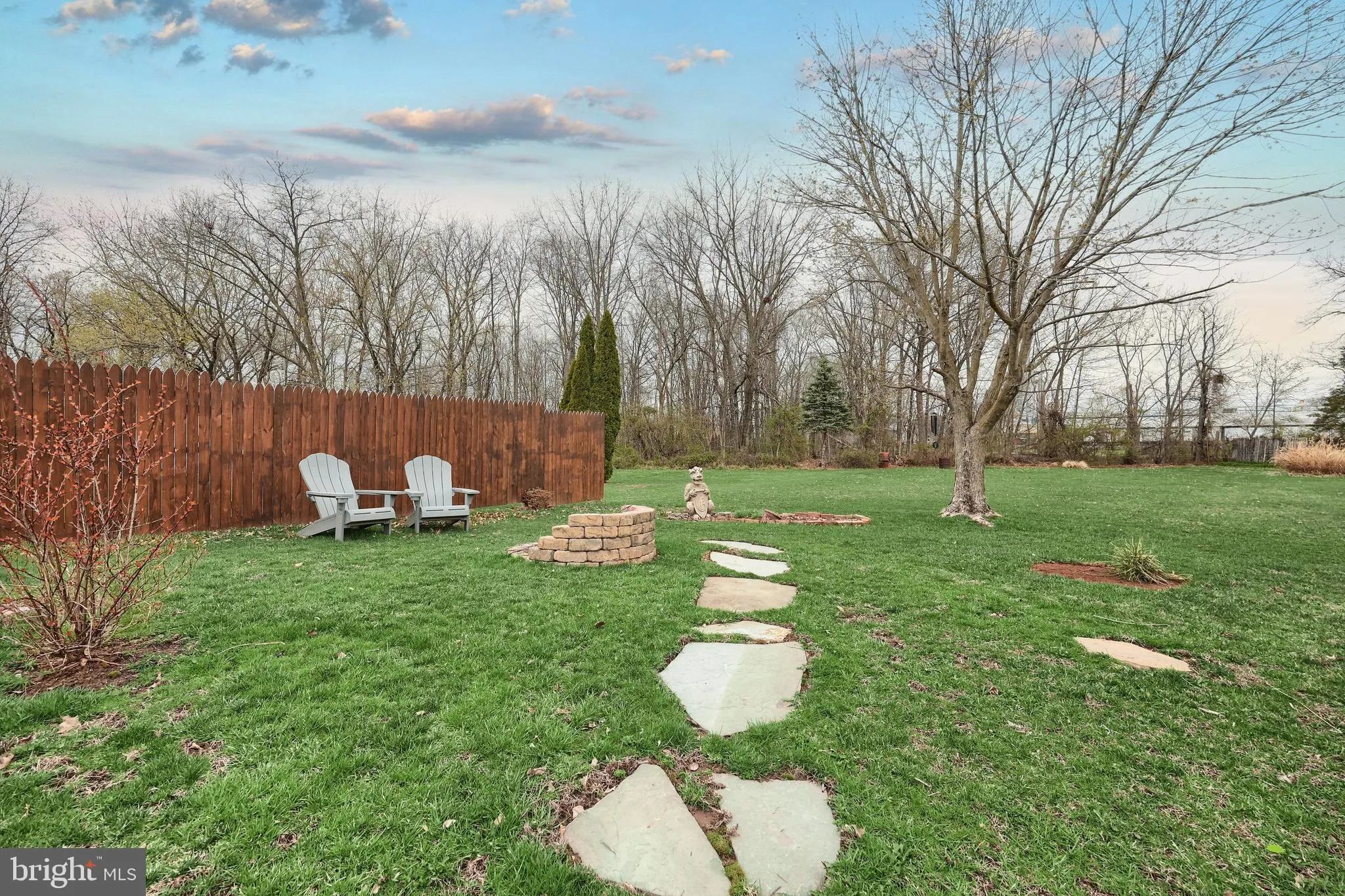 New Oxford, Pennsylvania 17350, United States, 3 Bedrooms Bedrooms, ,1 BathroomBathrooms,Residential,Pending,104545