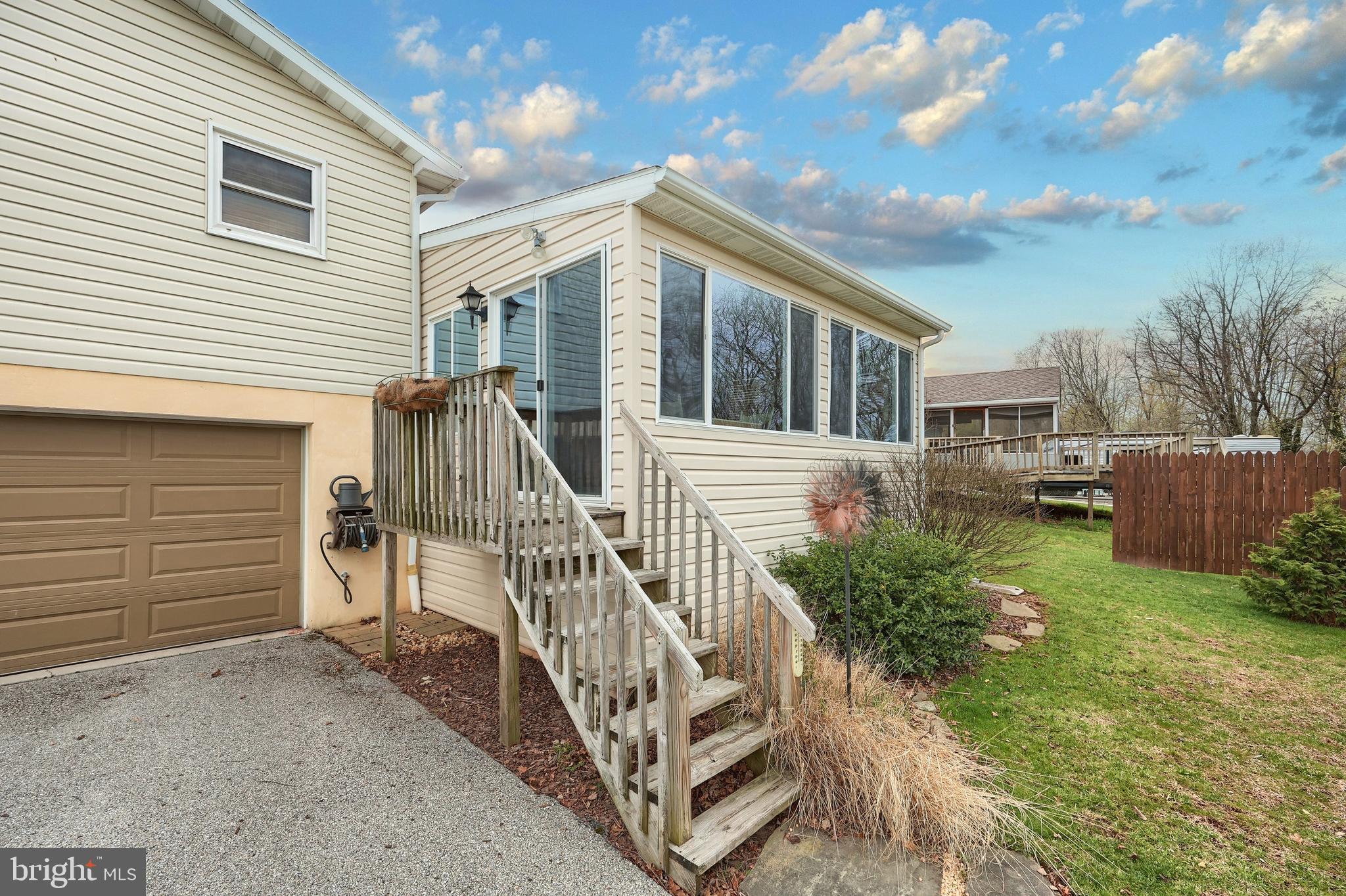 OXFORD ESTATES - Residential