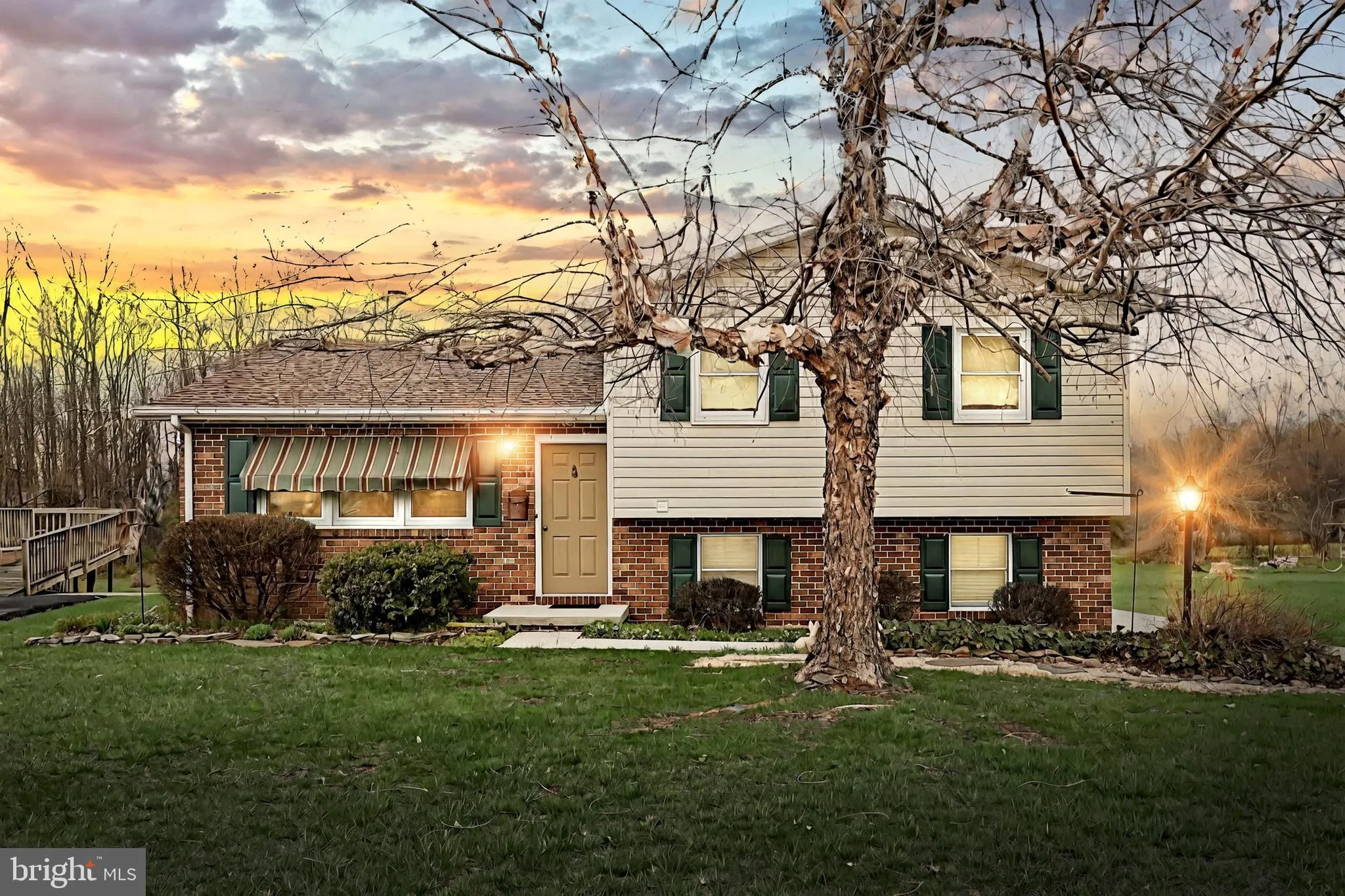 New Oxford, Pennsylvania 17350, United States, 3 Bedrooms Bedrooms, ,1 BathroomBathrooms,Residential,Pending,104545