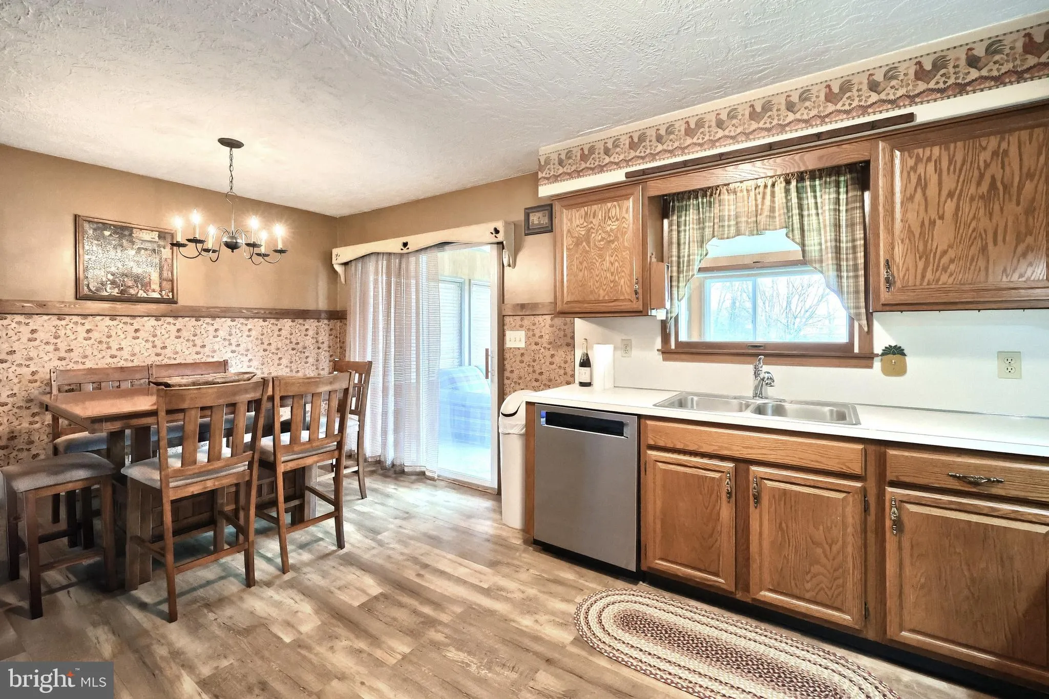 New Oxford, Pennsylvania 17350, United States, 3 Bedrooms Bedrooms, ,1 BathroomBathrooms,Residential,Pending,104545