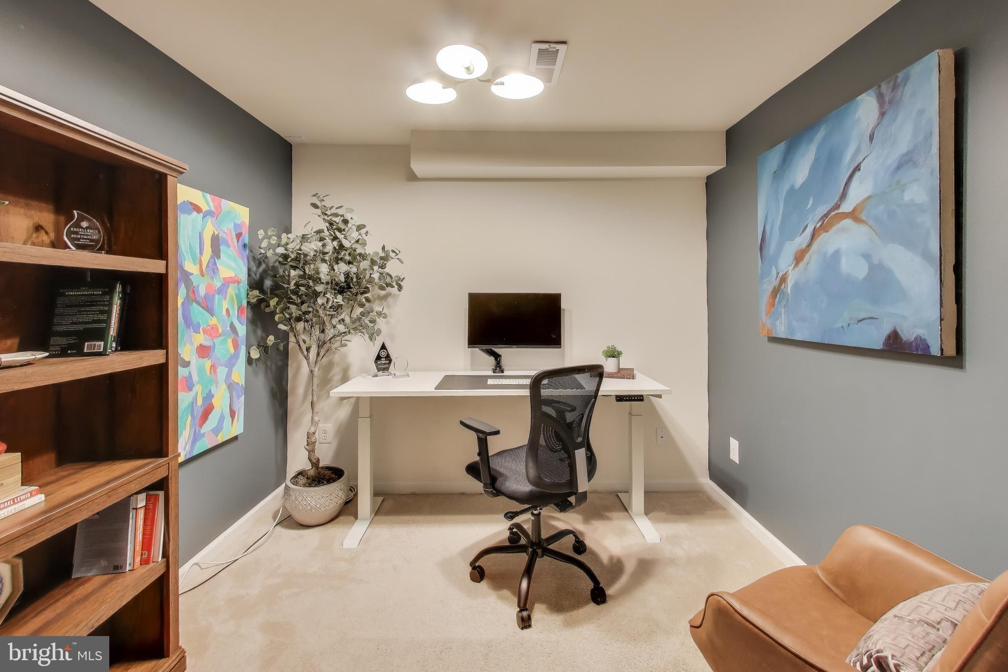 CHANTILLY HIGHLANDS - Residential