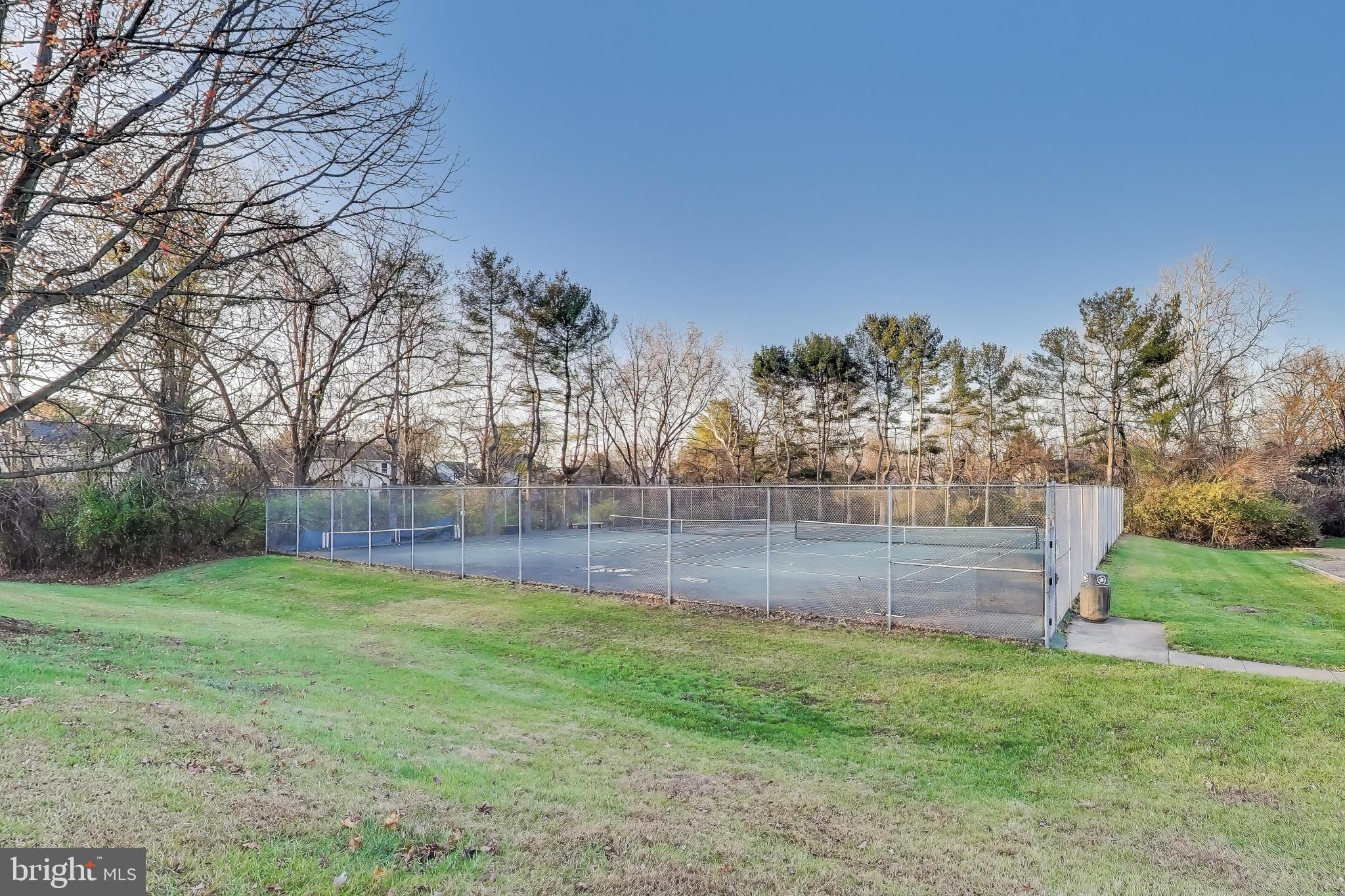 CHANTILLY HIGHLANDS - Residential