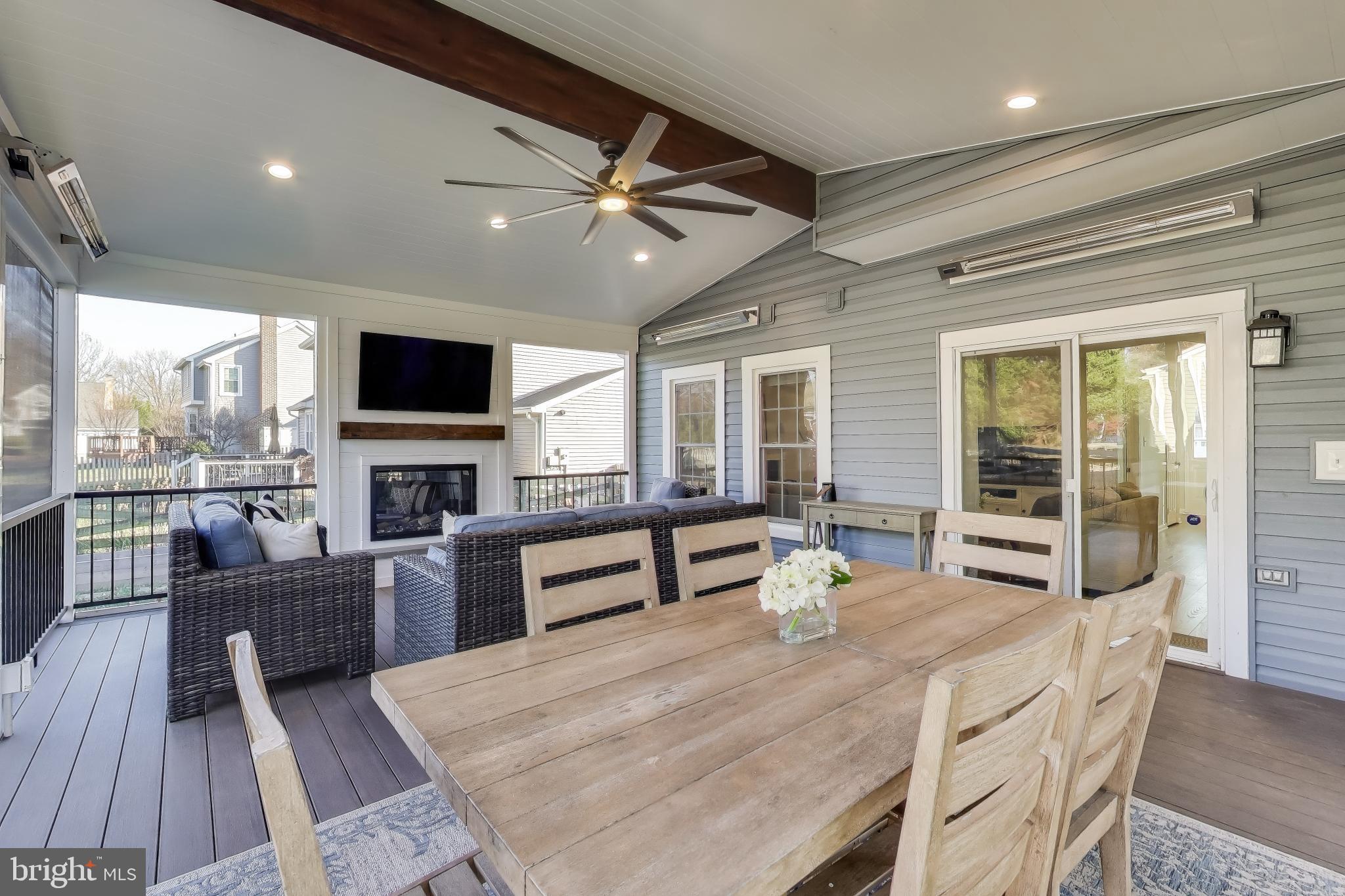 CHANTILLY HIGHLANDS - Residential