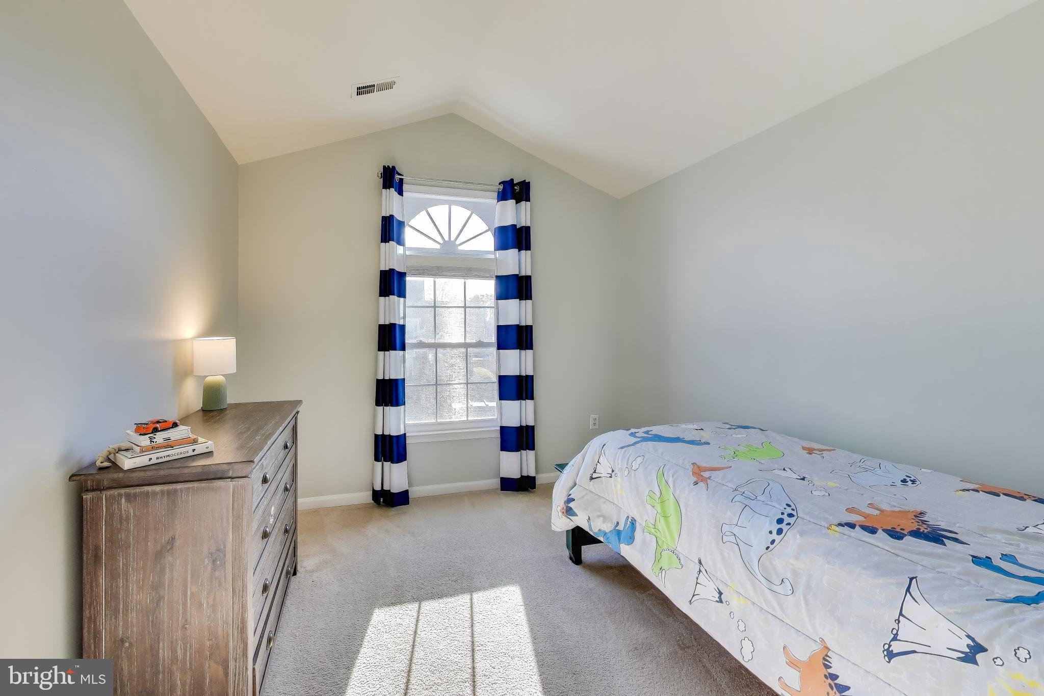 CHANTILLY HIGHLANDS - Residential