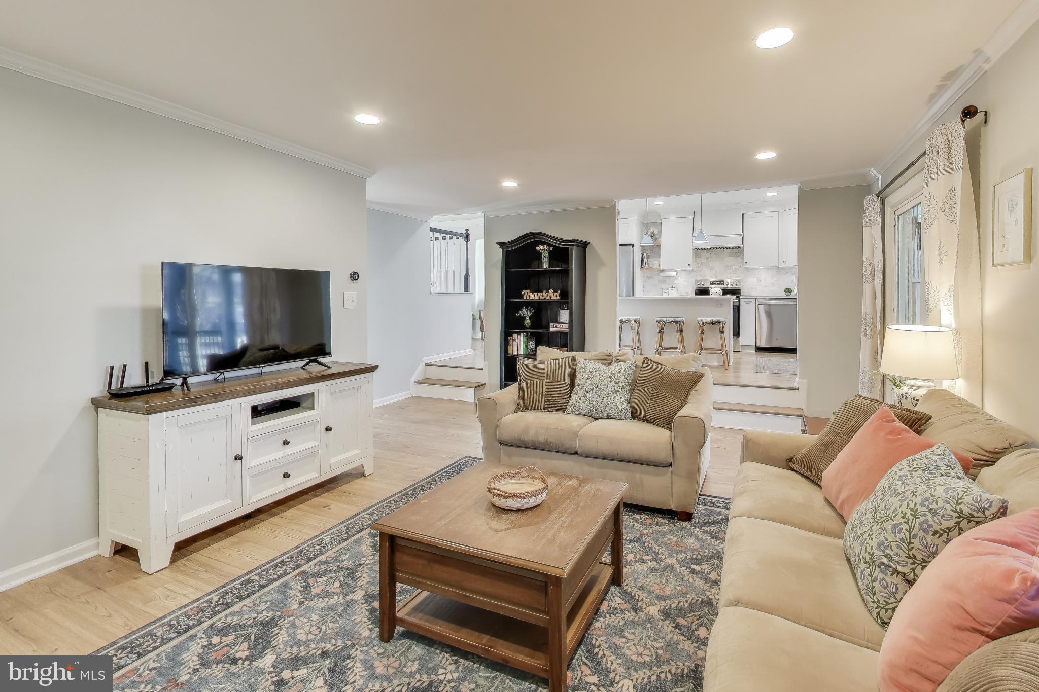 CHANTILLY HIGHLANDS - Residential