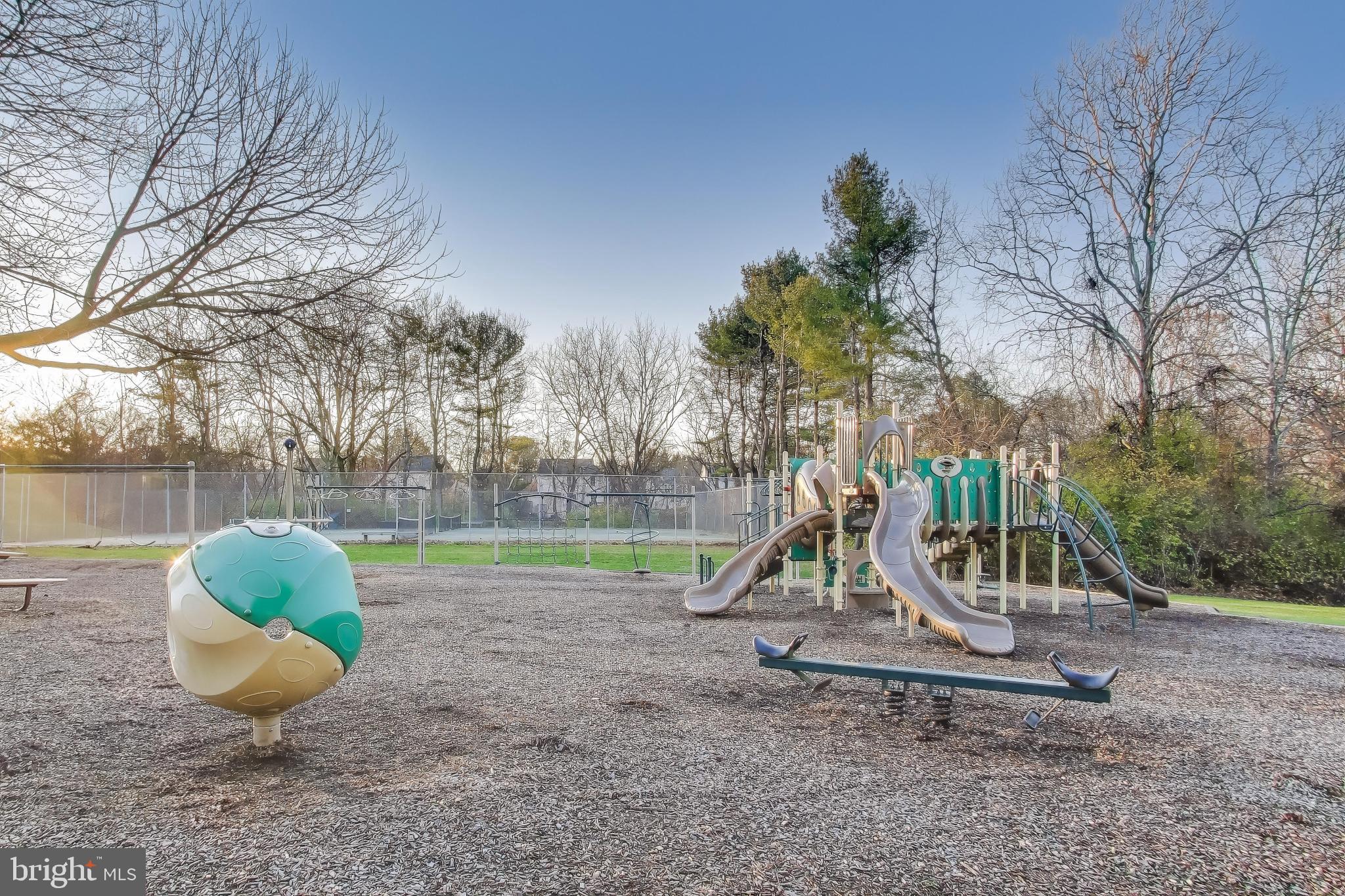 CHANTILLY HIGHLANDS - Residential