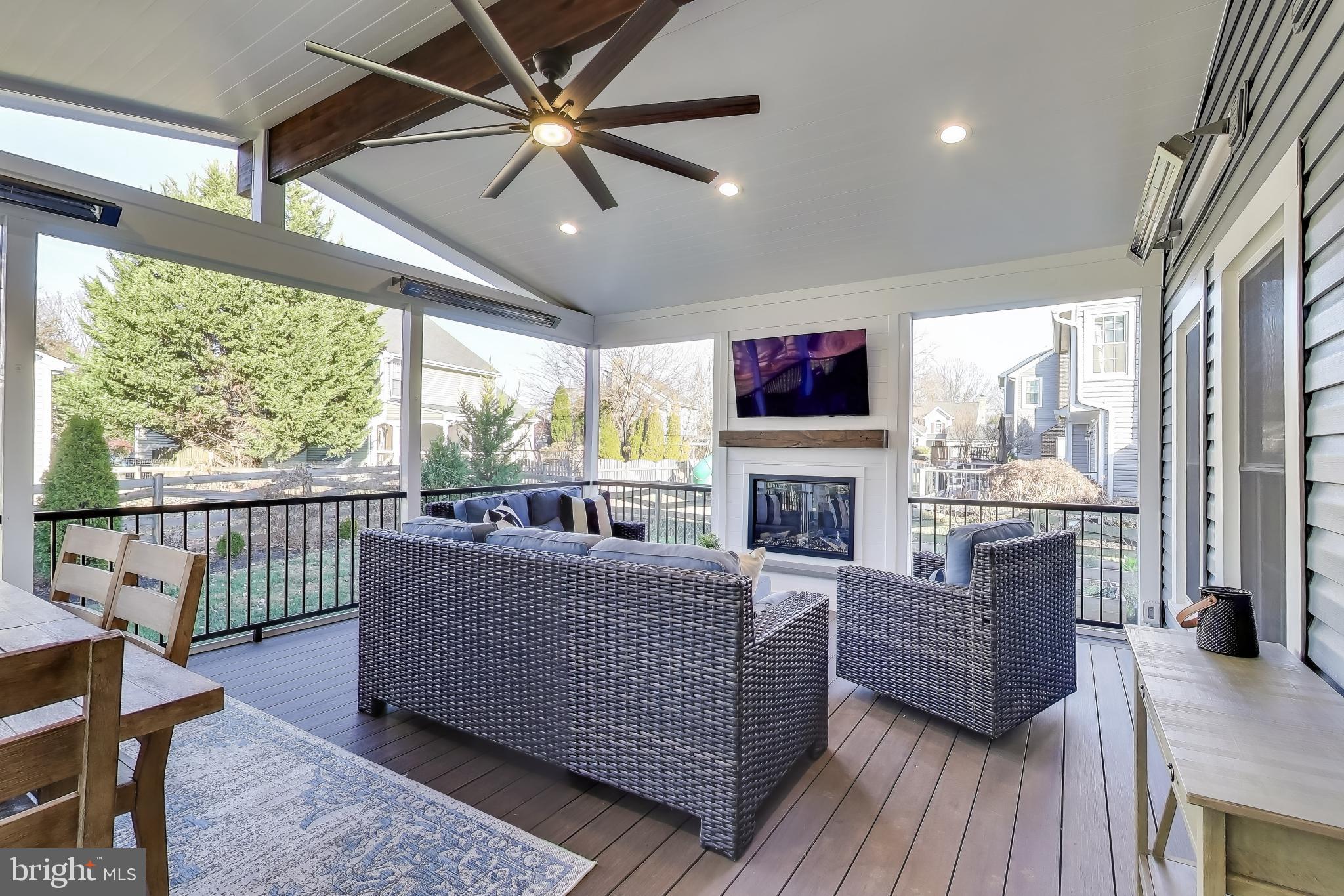 CHANTILLY HIGHLANDS - Residential