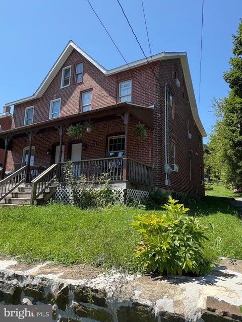 Townhouse For Sale - 121 Brandywine Rd<br/> Chester County, MODENA, PA 19358