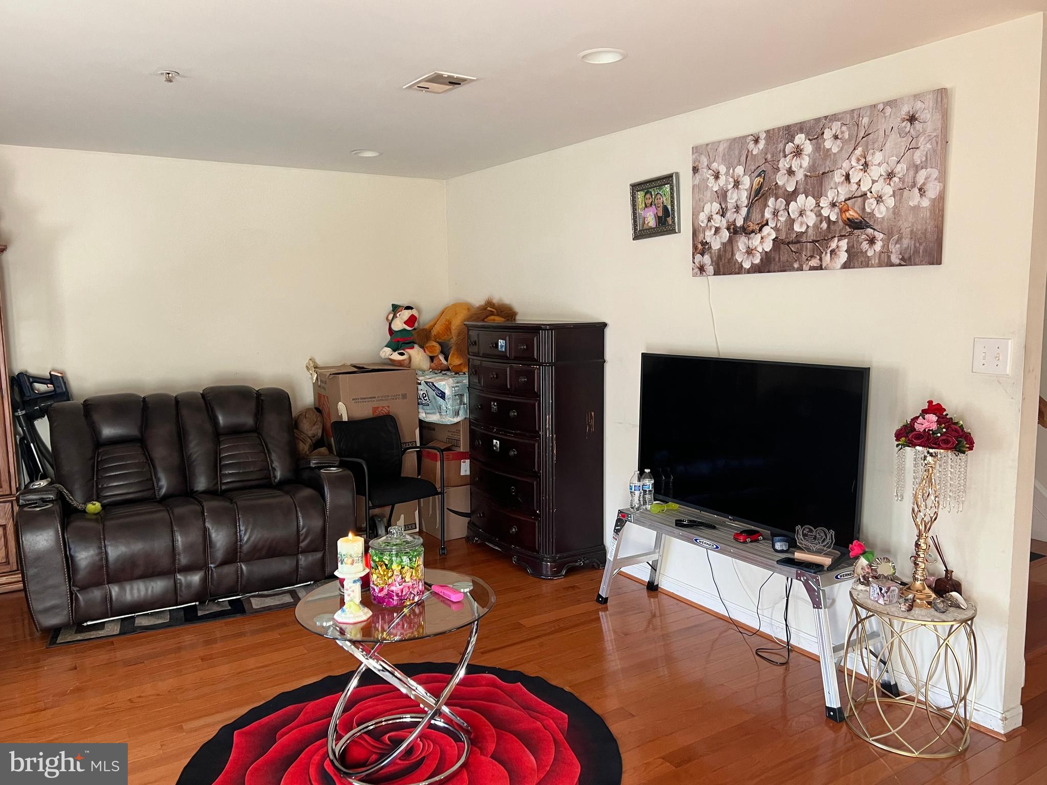 WHITE HOUSE HEIGHTS - Residential