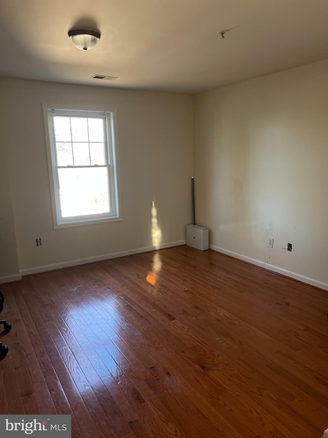 WHITE HOUSE HEIGHTS - Residential