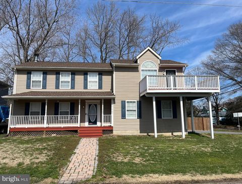 Homes For Sale - 300 Beverley Place<br/> EDGEWATER, MD 21037