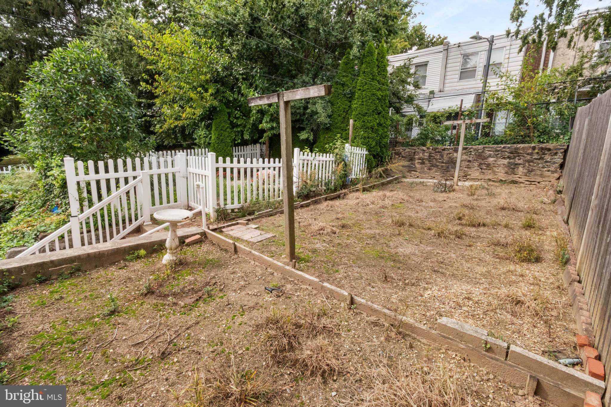 EAST FALLS - Residential