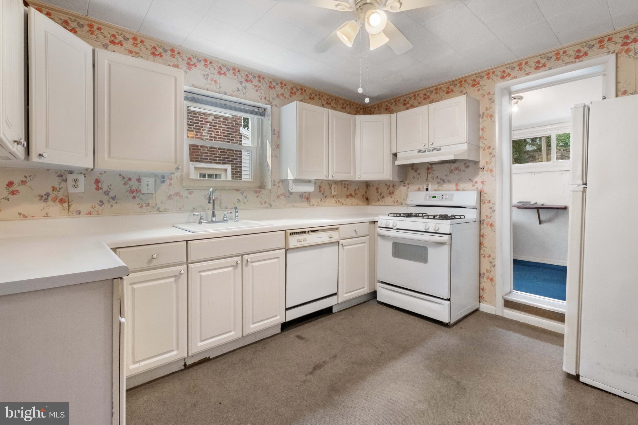 EAST FALLS - Residential