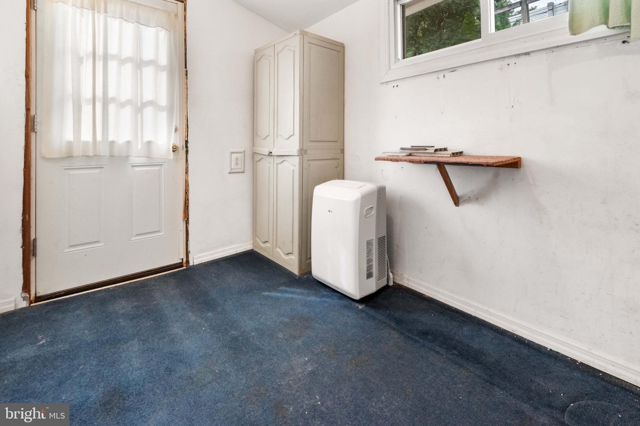 EAST FALLS - Residential