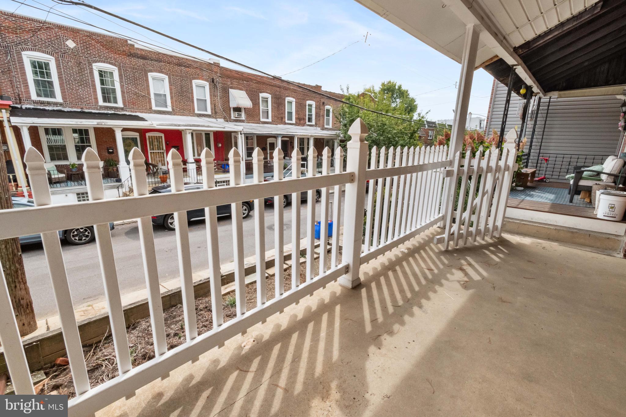 EAST FALLS - Residential