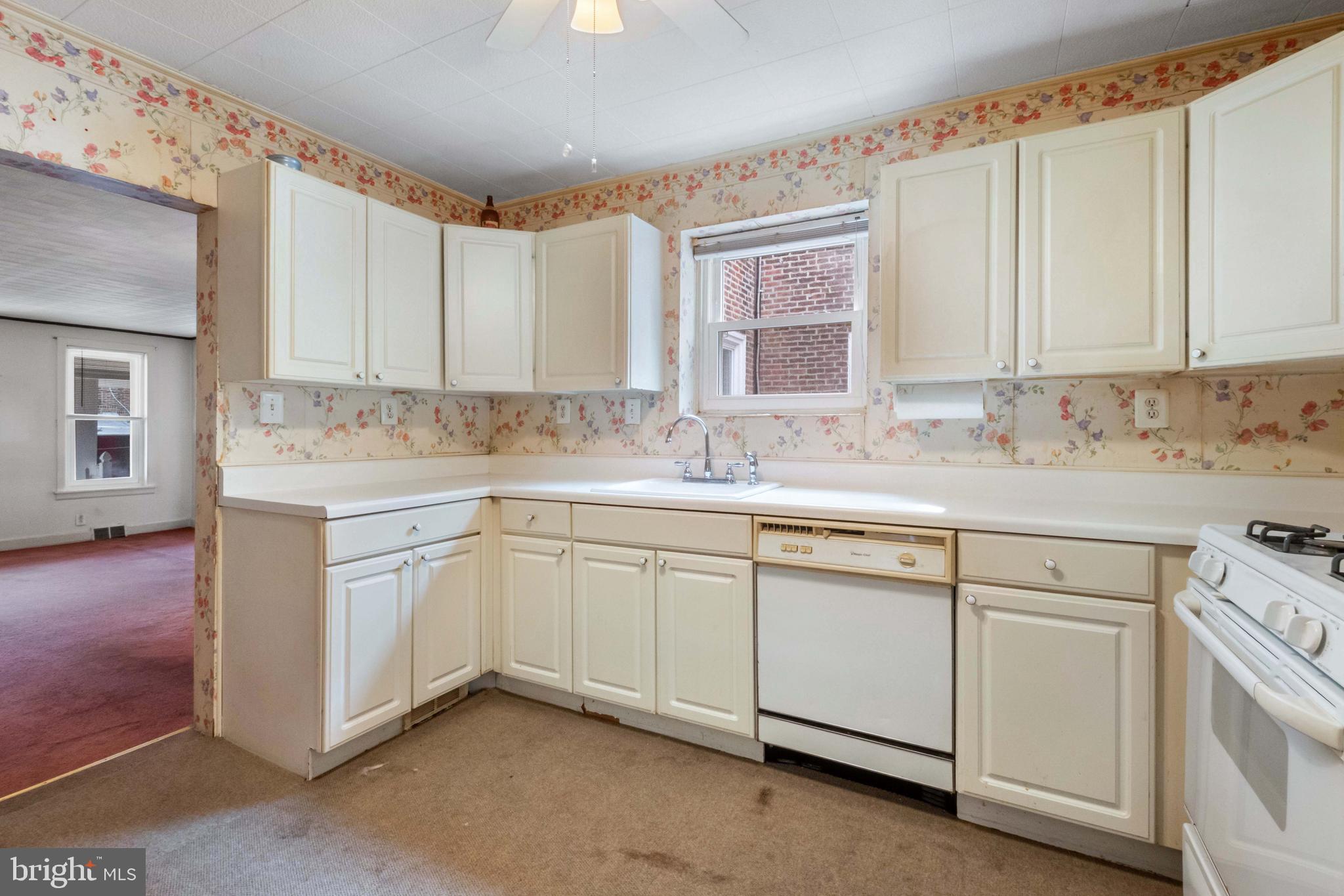 EAST FALLS - Residential