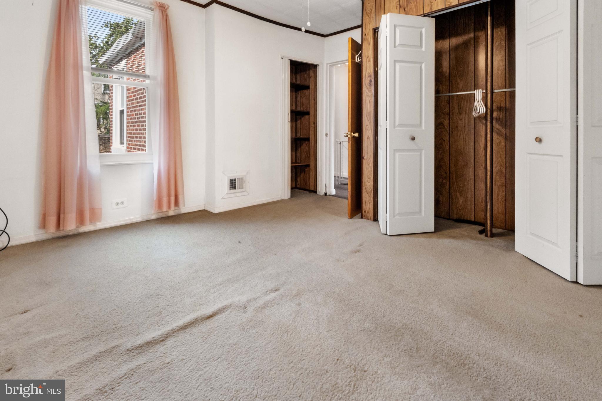 EAST FALLS - Residential