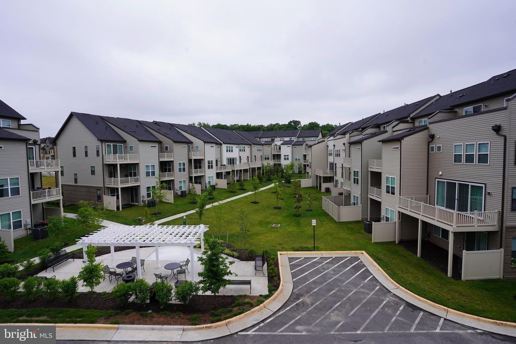 Photo of 4953 Longmire Way, CHANTILLY, VA 20151 (MLS # VAFX2315098)