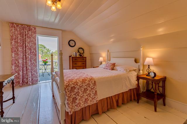 CNGS APT AND SHEND COMS - Residential