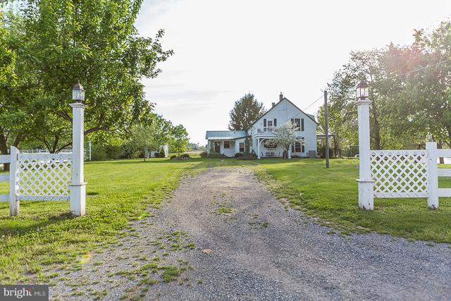 CNGS APT AND SHEND COMS - Residential