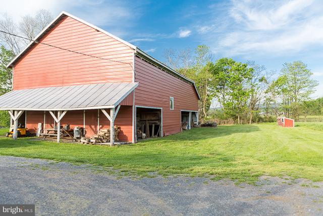 CNGS APT AND SHEND COMS - Residential