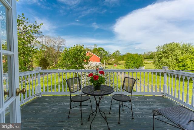 CNGS APT AND SHEND COMS - Residential